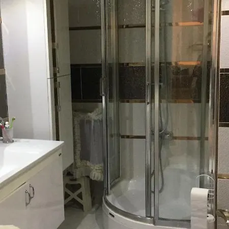 100m2 Apartment, Location, Free Parking Appartamento