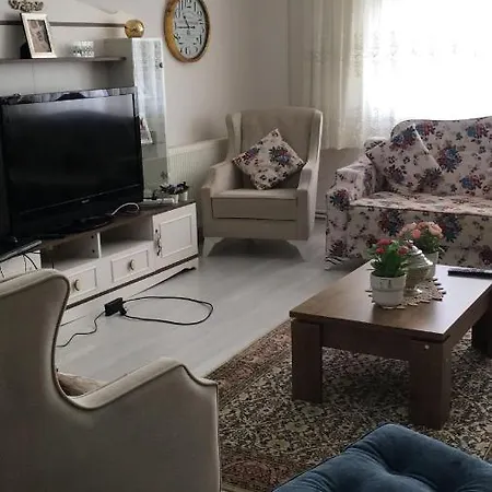 100m2 Apartment, Location, Free Parking *